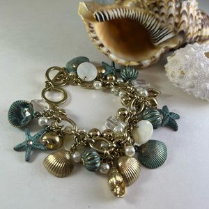 Charming beachy fashion jewelry bracelet